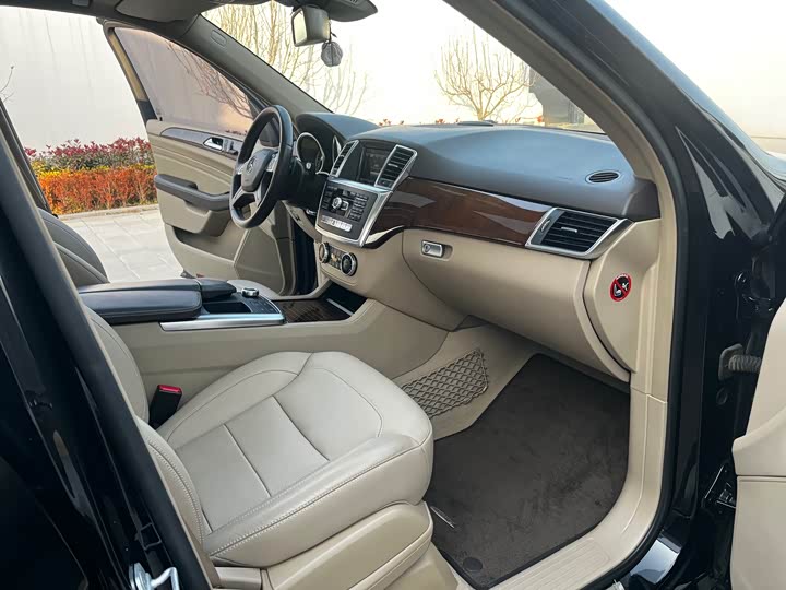 Mercedes-Benz M-Class 2015 ML 400 4 MATIC — фото 9