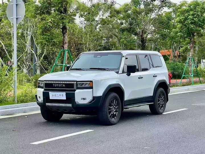 Toyota Prado — фото 1