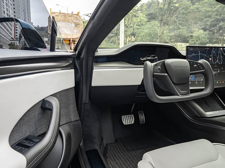Tesla Model — фото 7