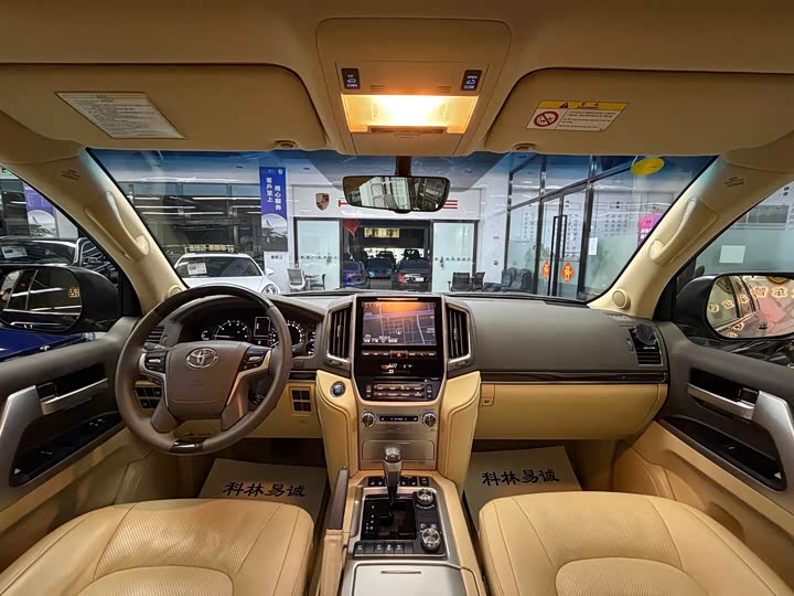Toyota Land Cruiser — фото 16