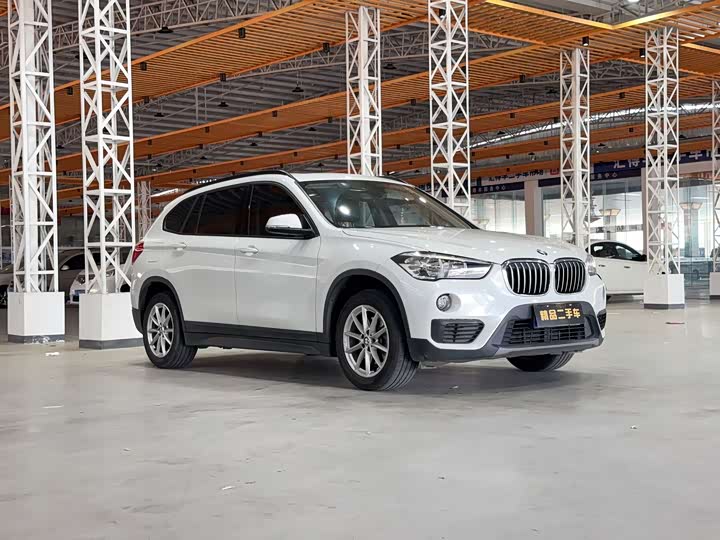 BMW X1 2019 s Drive 18 Li — фото 6