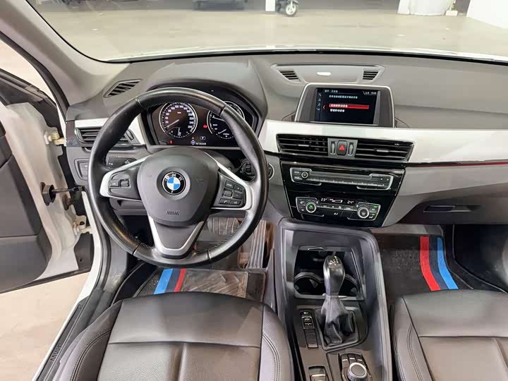 BMW X1 2019 s Drive 18 Li — фото 20