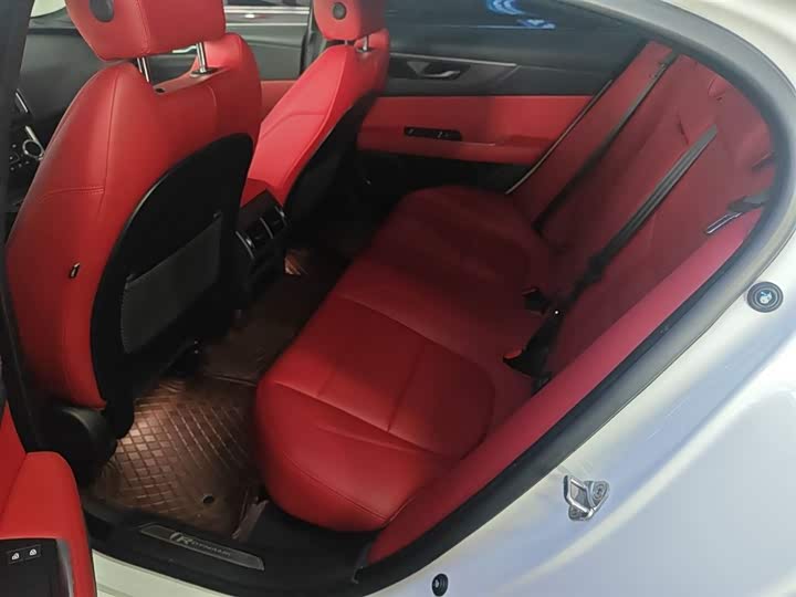 Jaguar XEL 2022 2.0 T 250 PS R-DYNAMIC S — фото 13