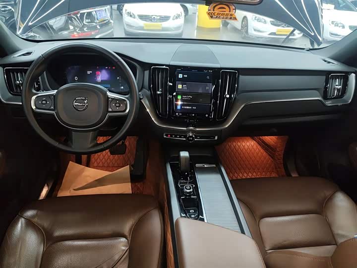 Volvo XC60 2024 B 5 4 WD — фото 13