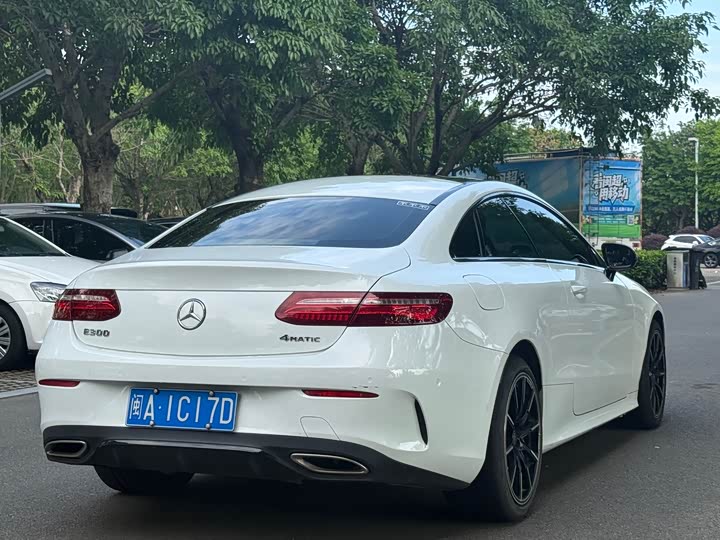 Mercedes-Benz E-Class 2017 E 200 4 MATIC — фото 13