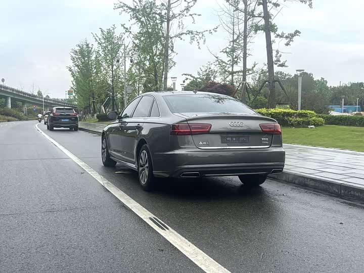 Audi A6L TFSI комфорт — фото 4