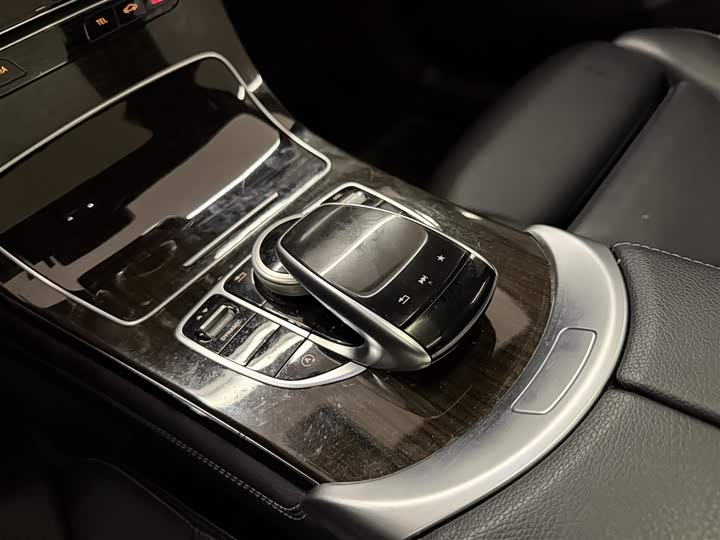 Mercedes-Benz GLC 2018 GLC 260 4 MATIC Luxury — фото 23