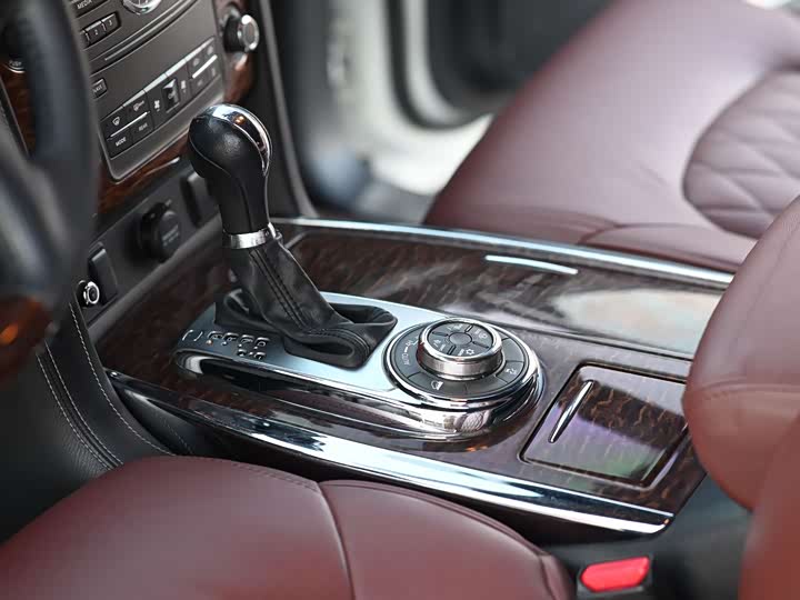 Nissan Patrol — фото 10