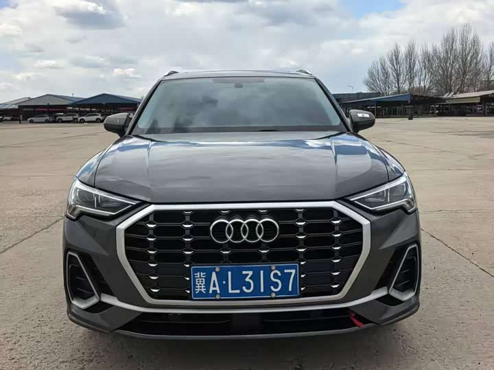 Audi Q3 2022 35 TFSI — фото 2