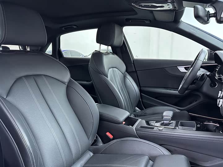 Audi A4L 40 TFSI люкс-динамик — фото 18