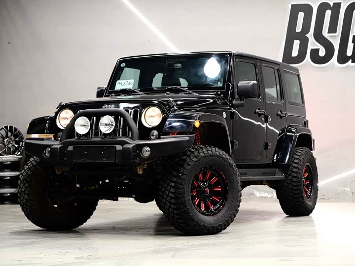 Jeep Wrangler — фото 1