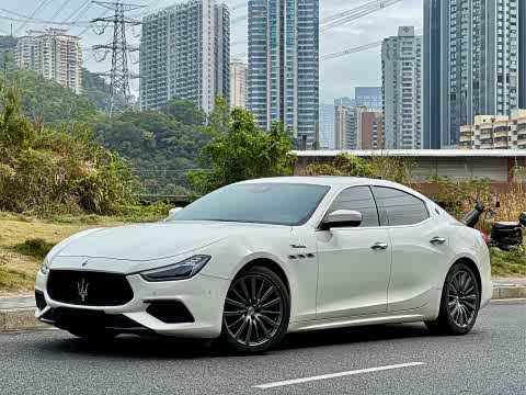 Maserati Ghibli 2022 3.0 T Modena — фото 11