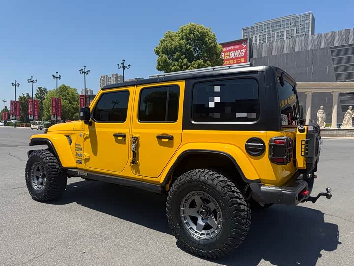 Jeep Wrangler — фото 7