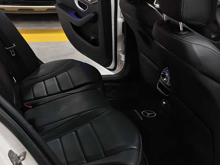 Mercedes-Benz C-Class C 260 L — фото 16
