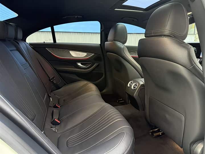 Mercedes-Benz CLS 2023 CLS 300 Luxury — фото 18