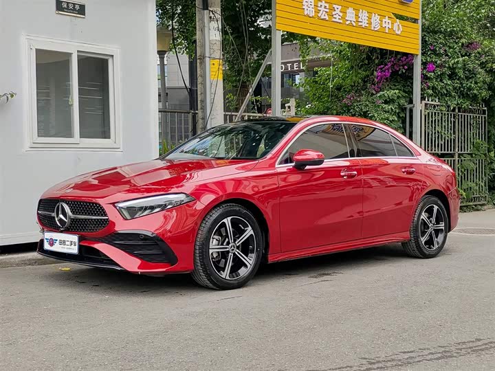 Mercedes-Benz A-Class 2023 A 200 L — фото 1