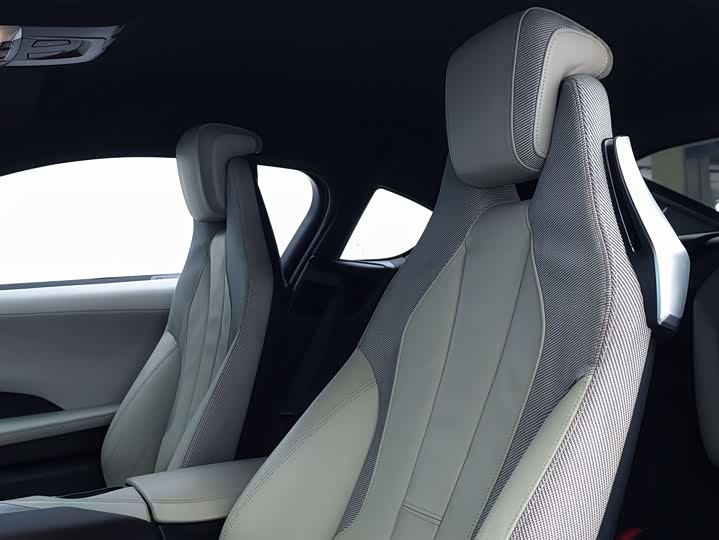 BMW i8 2014 Standard — фото 45