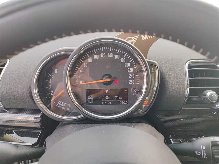 MINI Clubman — фото 8