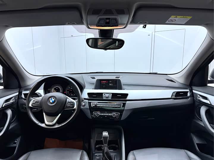 BMW X1 2019 s Drive 18 Li — фото 19