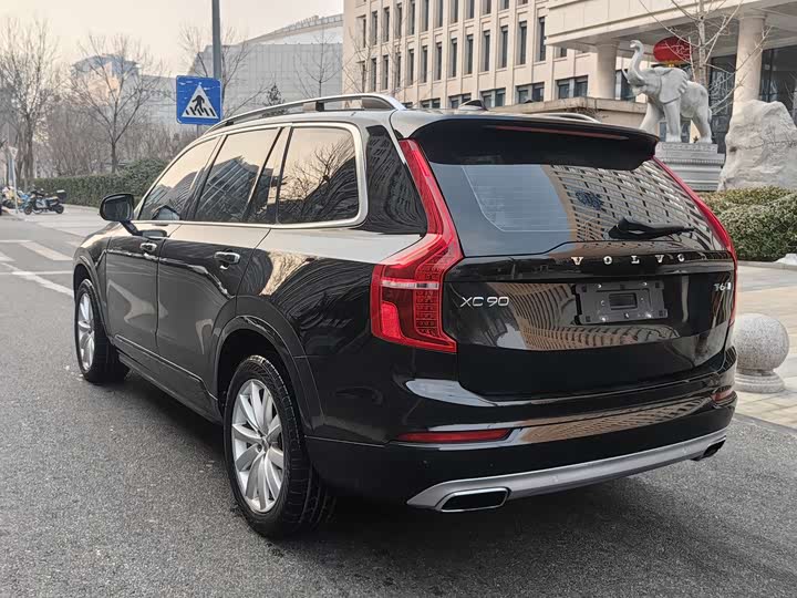 Volvo XC90 2018 T 6 7 — фото 4