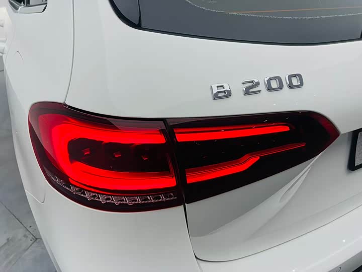 Mercedes-Benz B-Class 2021 B 200 — фото 4
