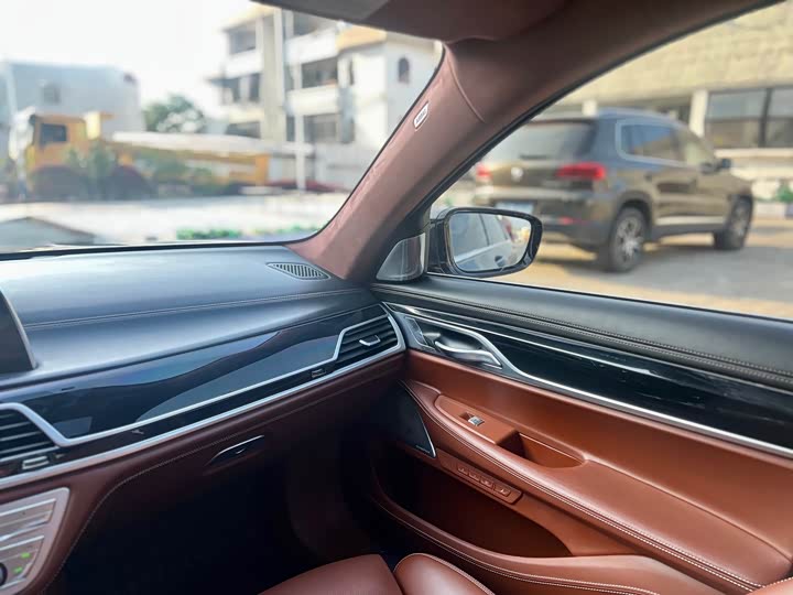 BMW 7-Series 2018 740 Li x Drive M — фото 8
