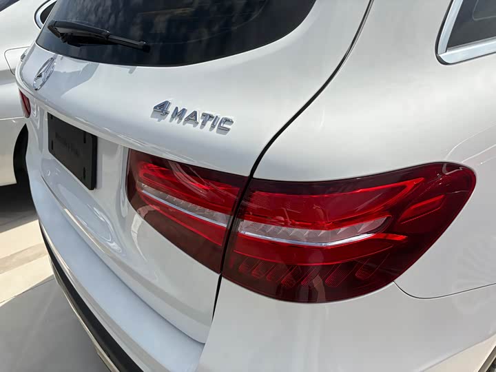 Mercedes-Benz GLC 200 4MATIC — фото 18