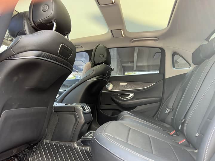 Mercedes-Benz E-Class 2018 E 200 L Sport — фото 5