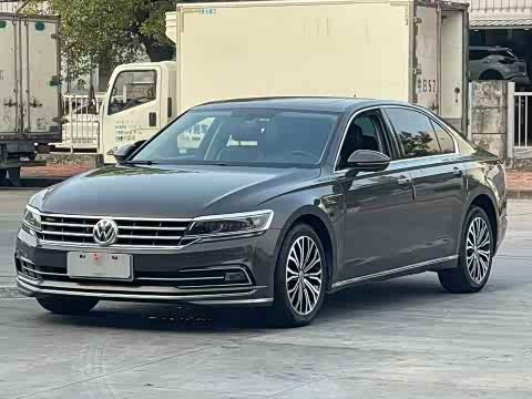 Volkswagen Phideon — фото 10