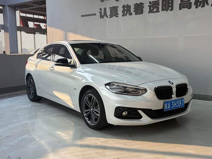 BMW 1-Series 2018 118i Sport — фото 3