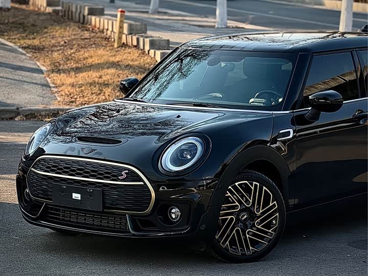 MINI Clubman — фото 2