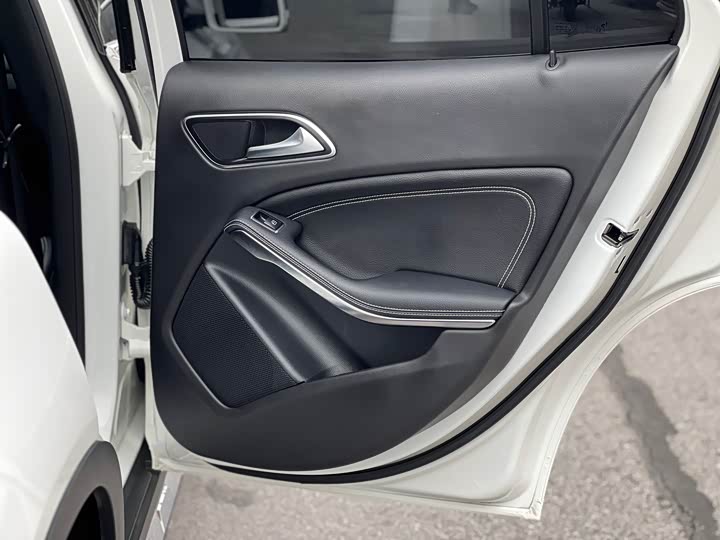 Mercedes-Benz GLA 2019 GLA 200 — фото 19