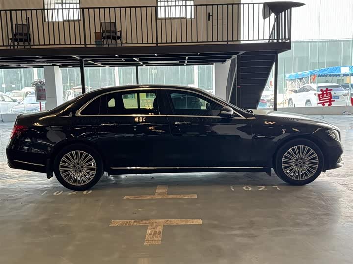 Mercedes-Benz E-Class 2019 E 300 L Luxury — фото 4