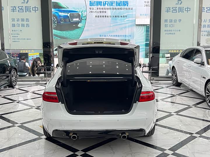 Jaguar XEL 2018 2.0 T 200 PS — фото 15