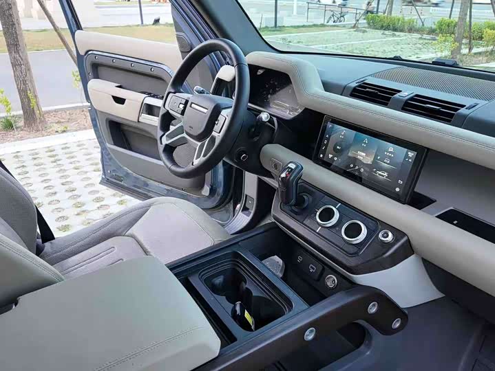 Land Rover Defender — фото 6