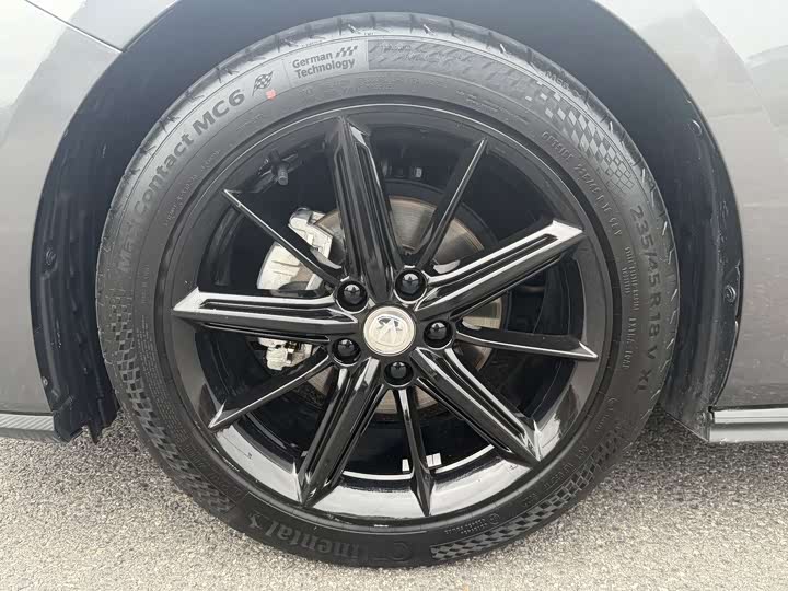 Changan UNI-V 2022 1.5 T Premium — фото 5