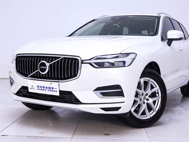 Volvo XC60 2020 T 5 4 WD — фото 3