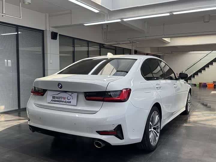 BMW 3 Series 320i спортпакет — фото 7