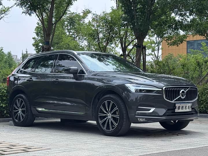 Volvo XC60 2021 T 5 4 WD — фото 3