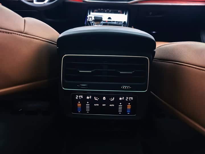Audi Q7 2023 55 TFSI quattro S line Sport — фото 12
