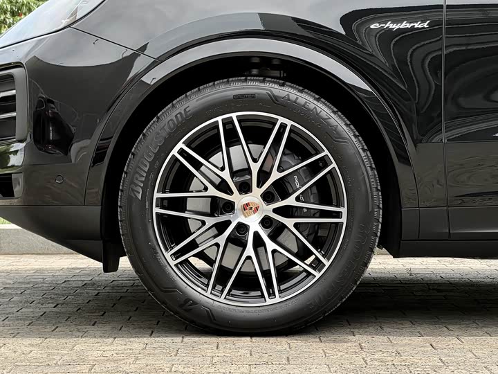 Porsche Cayenne 2025 Cayenne E-Hybrid 2.0 T — фото 6