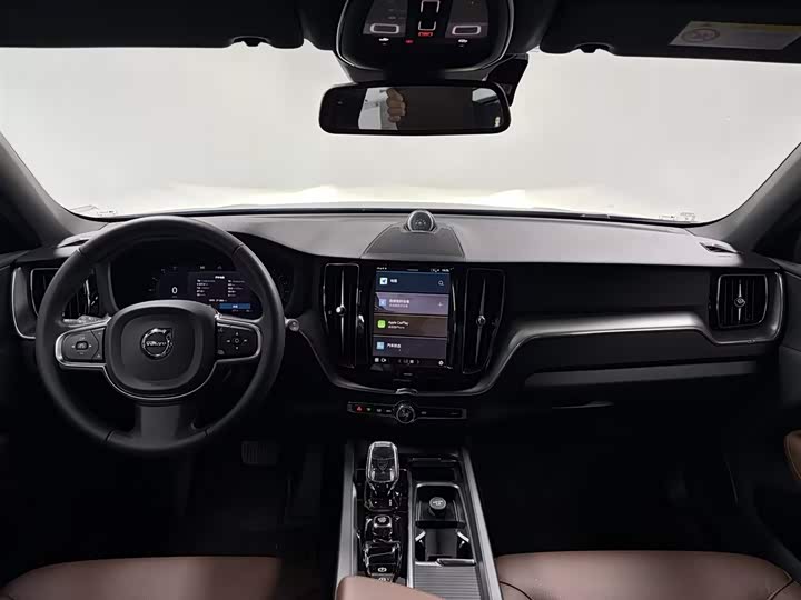 Volvo XC60 2024 B 5 4 WD — фото 5
