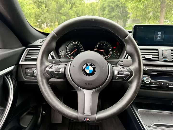 BMW 3-Series 2019 320i MSport — фото 14