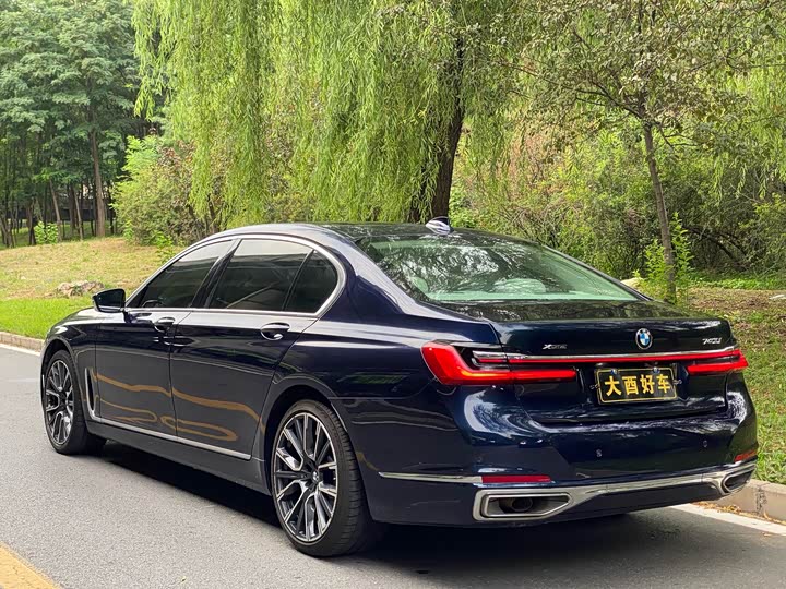 BMW 7-Series 2022 740 Li x Drive — фото 7