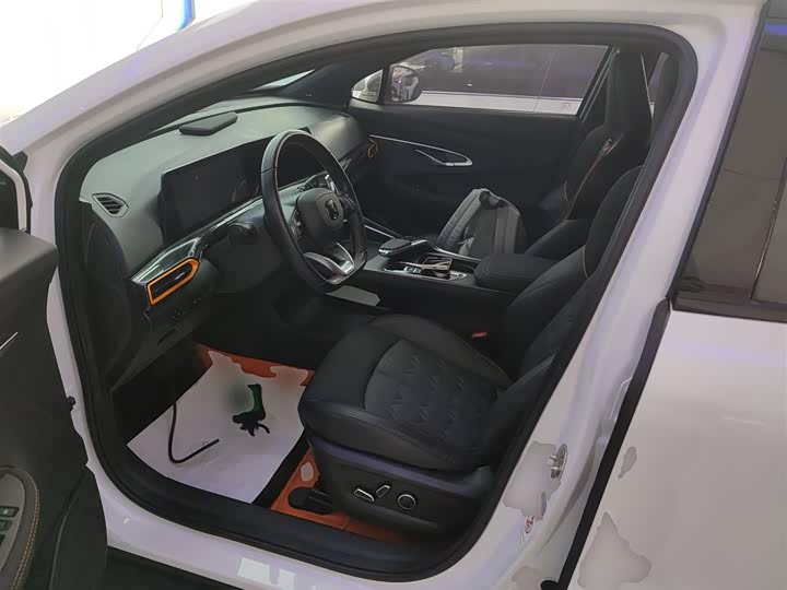 Changan UNI-T 2022 1.5 T Flagship — фото 11