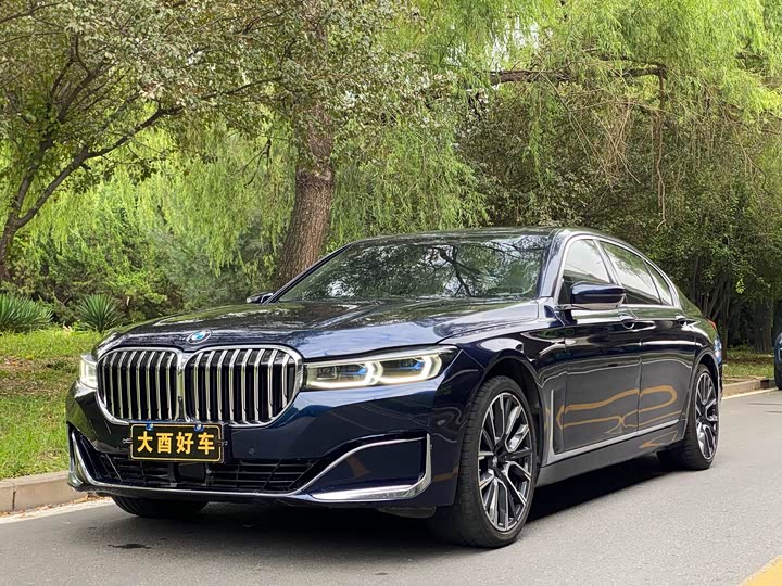 BMW 7-Series 2022 740 Li x Drive — фото 1