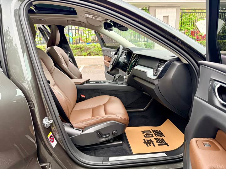 Volvo XC60 2020 T 5 4 WD — фото 14