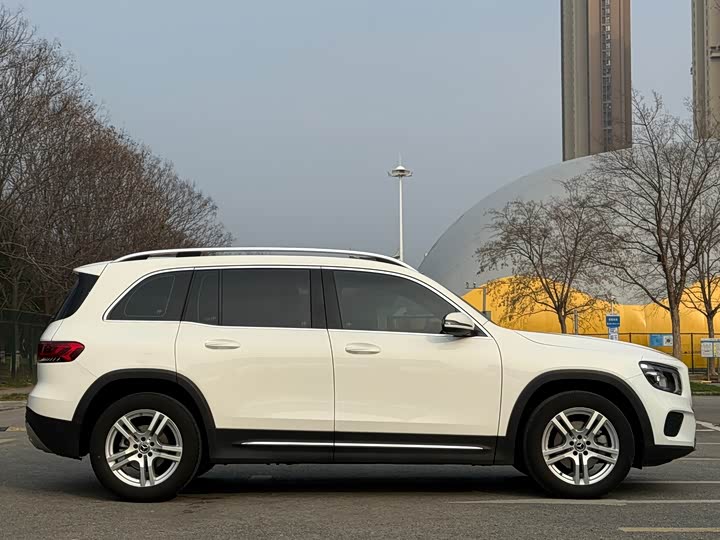 Mercedes-Benz GLB 2023 GLB 200 — фото 11