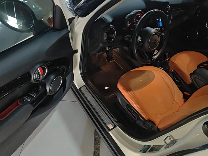 MINI Hatch — фото 16