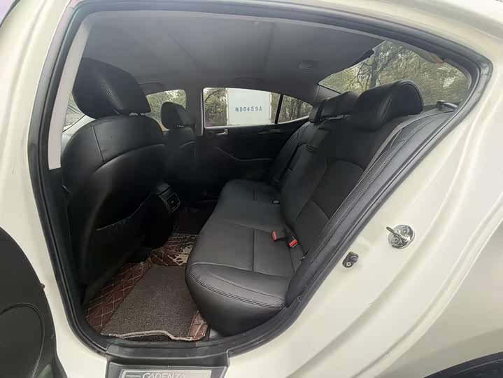 Kia Cadenza — фото 6